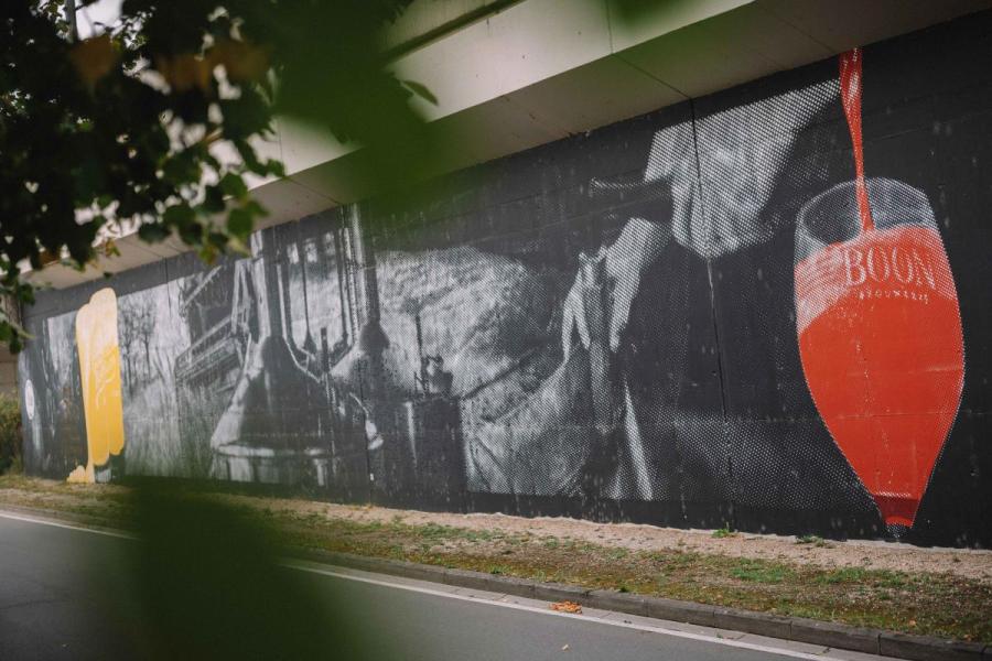 Streetart met bierafbeeldingen 